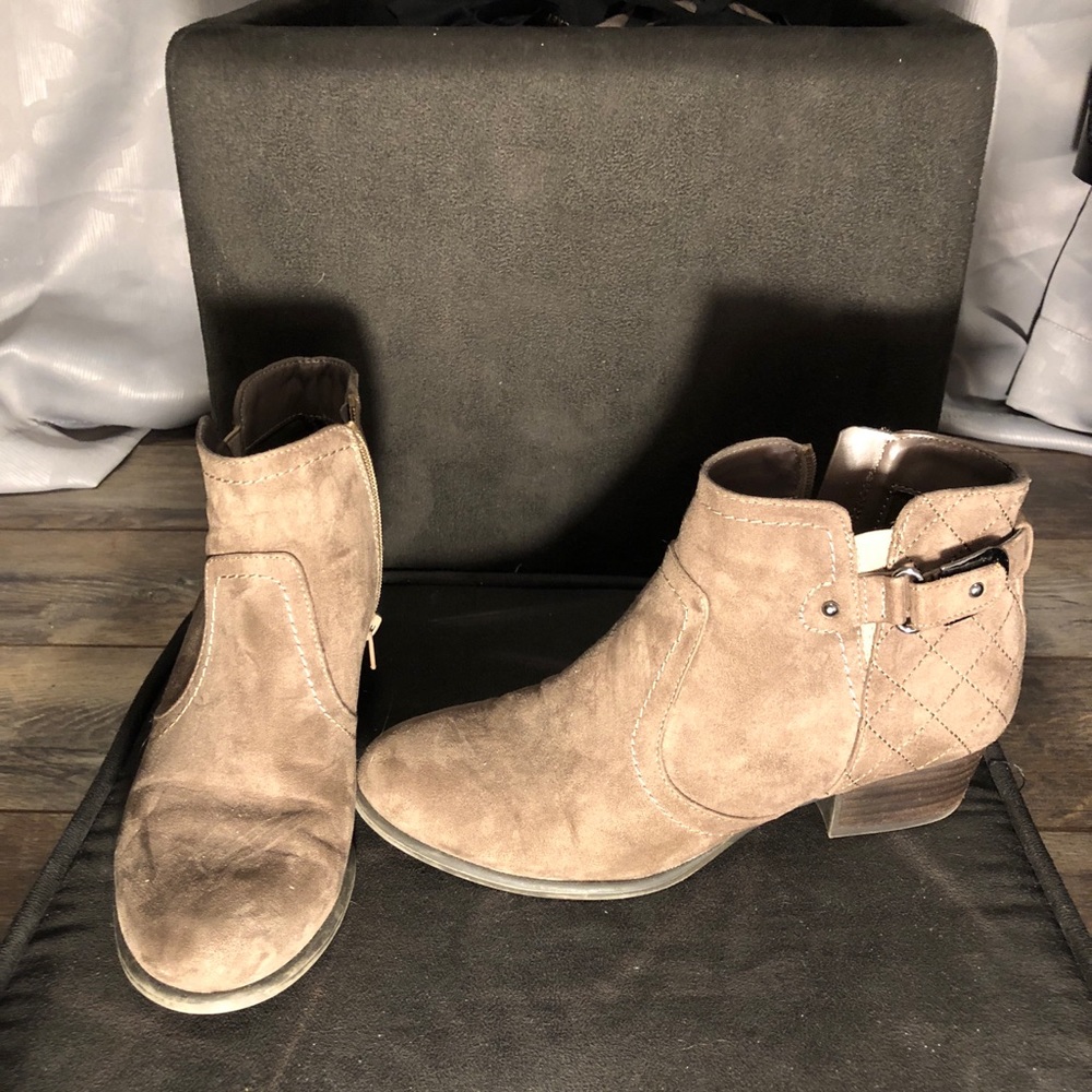 Unisa Booties